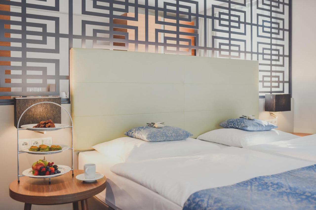 Nuhr Medical - Hotel & Restaurant Senftenberg Ngoại thất bức ảnh