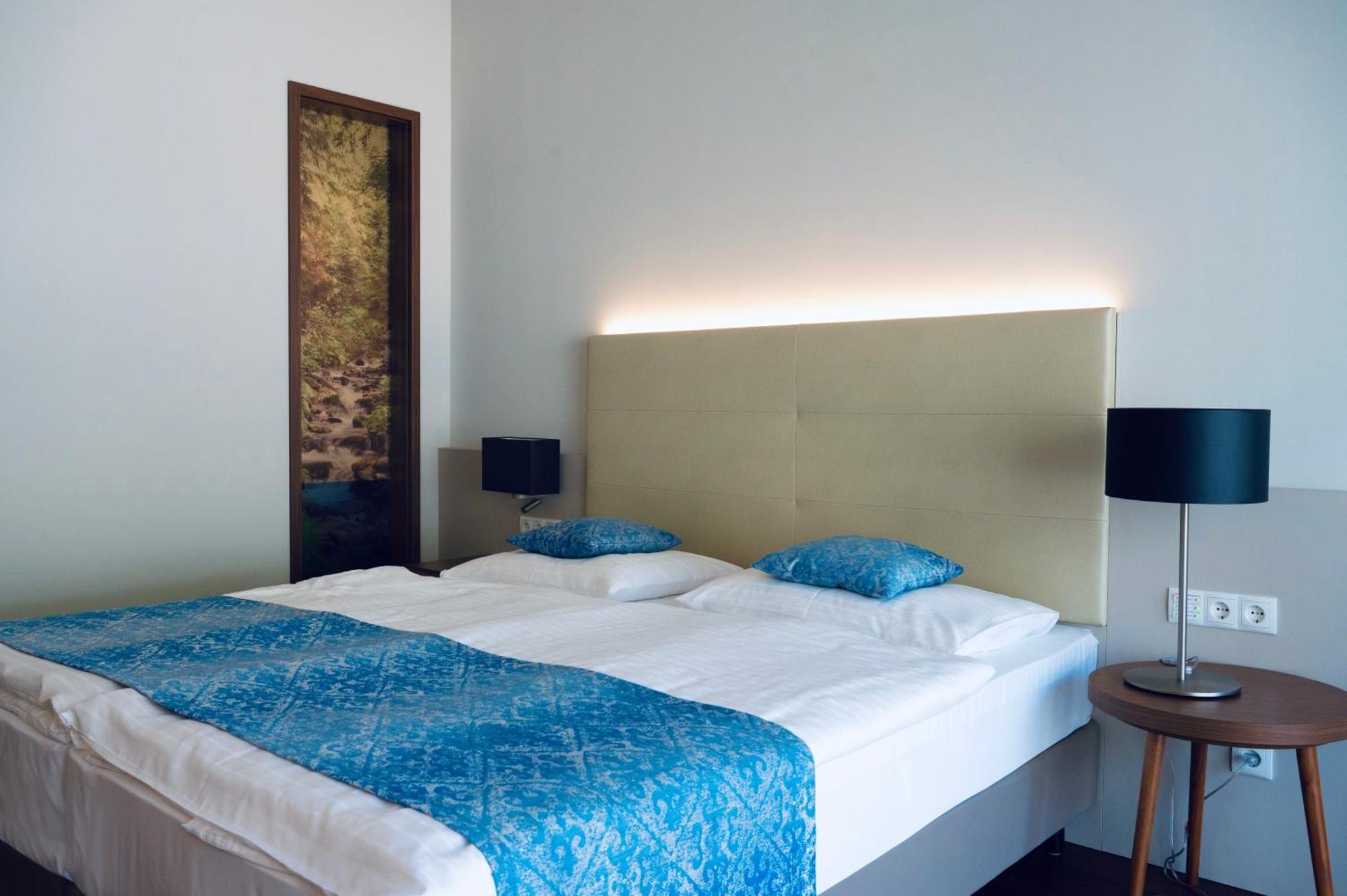Nuhr Medical - Hotel & Restaurant Senftenberg Ngoại thất bức ảnh
