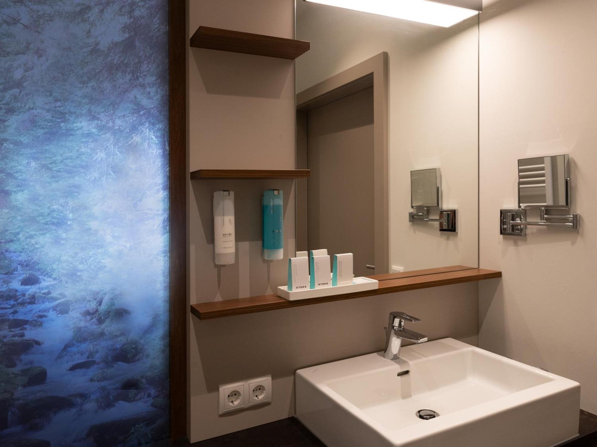 Nuhr Medical - Hotel & Restaurant Senftenberg Ngoại thất bức ảnh